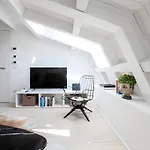 Newly Renovated Bright Penthouse * Милан