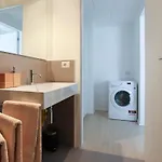 Newly Renovated Bright Penthouse Милан